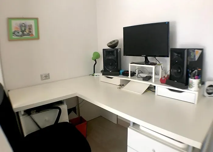 Spacious And Bright Flat In Appartement Rome