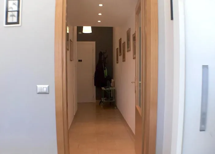 Spacious And Bright Flat In Appartement *